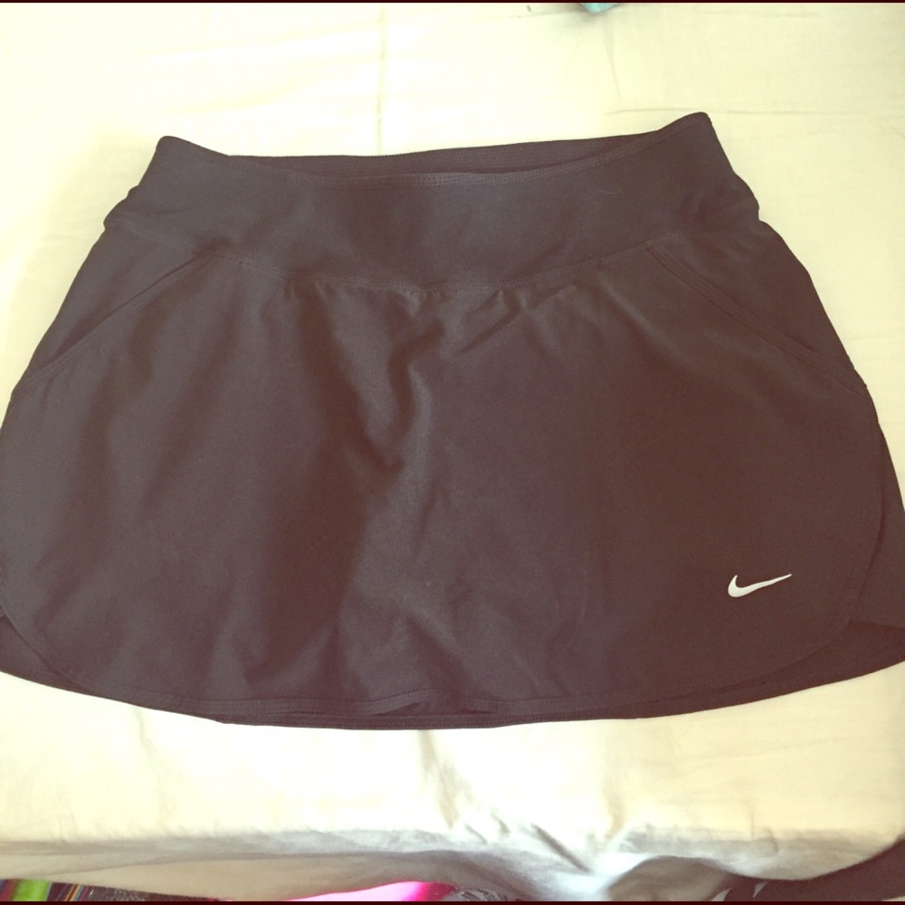 NWOT NIKE DRI-FIT SKORT